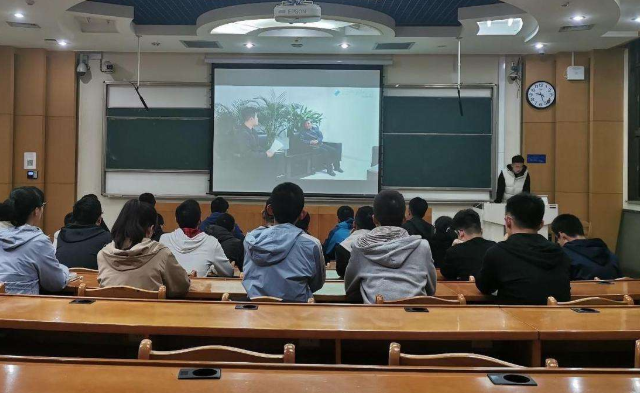 快讯：河南政协委员谈减税降费④ 胡葆森：建议允许房企在适当期限内分期或延期缴纳各类税费