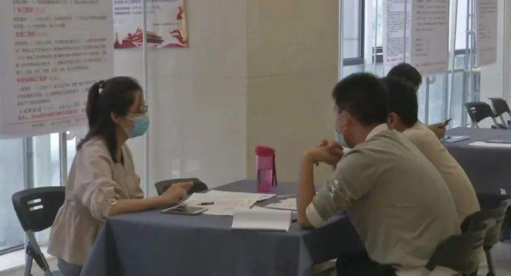 快讯：110天13次中央政治局常委会会议 聚焦这三大议题