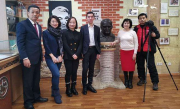 快讯：李克强会见四十一国和国际机构新任驻华使节和代表